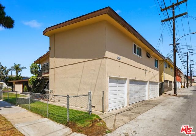 10242 S 10th Avenue, Inglewood, CA 90303