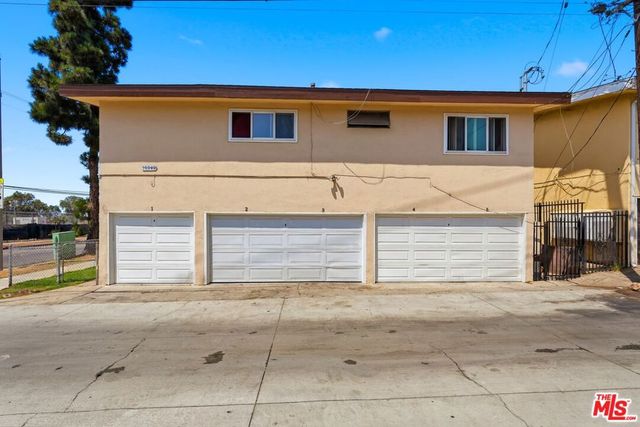 10242 S 10th Avenue, Inglewood, CA 90303