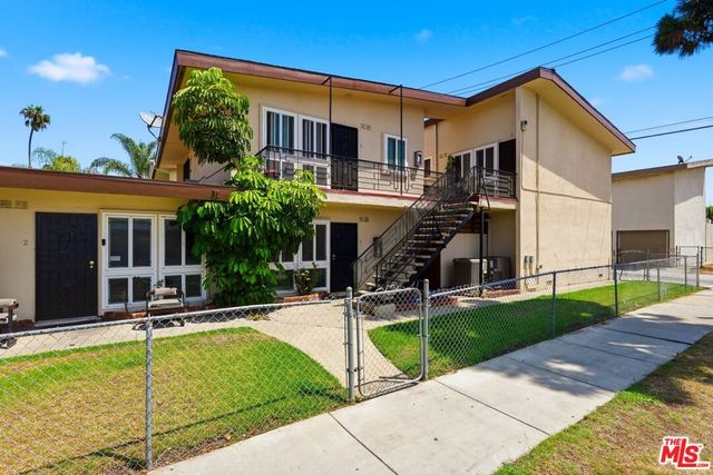 10242 S 10th Avenue, Inglewood, CA 90303