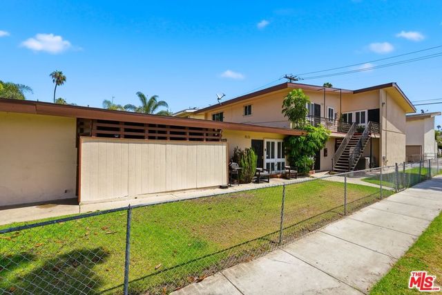 10242 S 10th Avenue, Inglewood, CA 90303