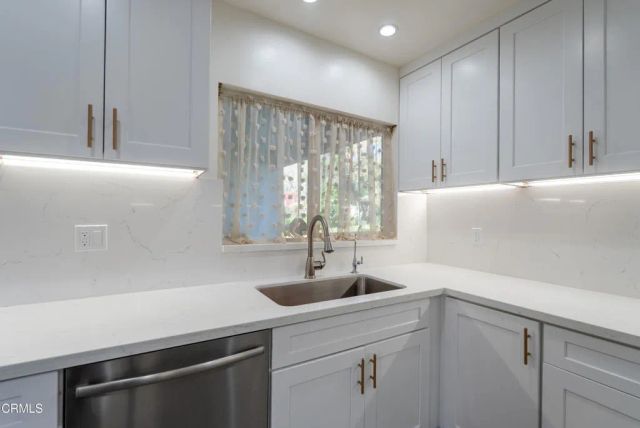 13615 Herrick Avenue, Los Angeles, CA 91342