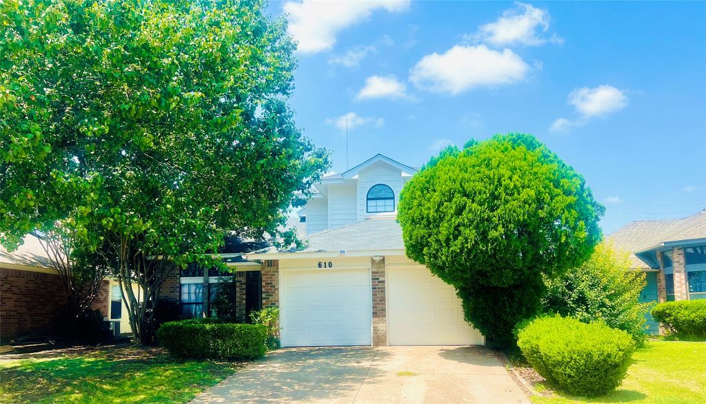 610 Lemons Street, Cedar Hill, TX 75104
