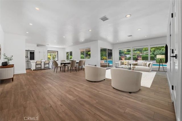 3813 Eddingham, Calabasas, CA 91302