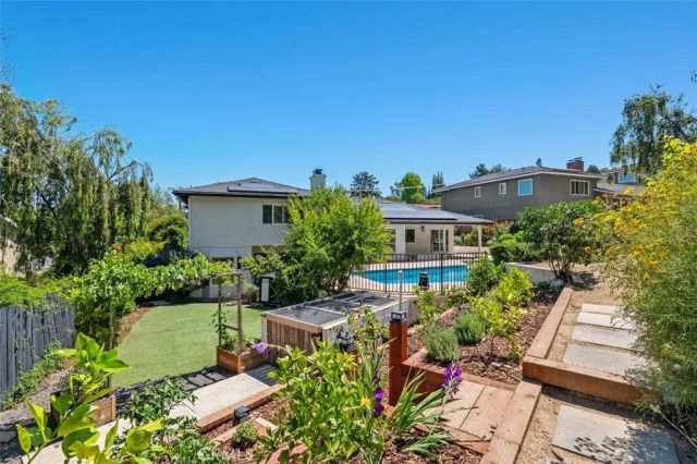 3813 Eddingham, Calabasas, CA 91302