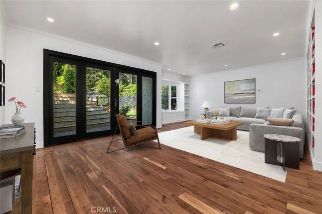 3813 Eddingham, Calabasas, CA 91302