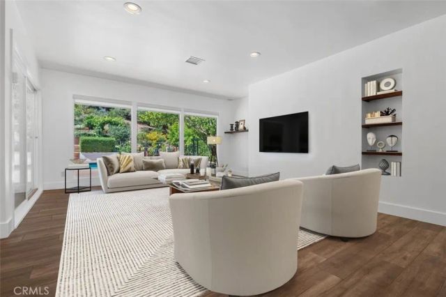 3813 Eddingham, Calabasas, CA 91302