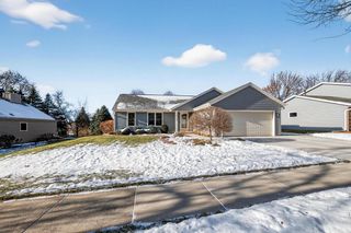 1914 Harvest LANE, Waukesha, WI 53186