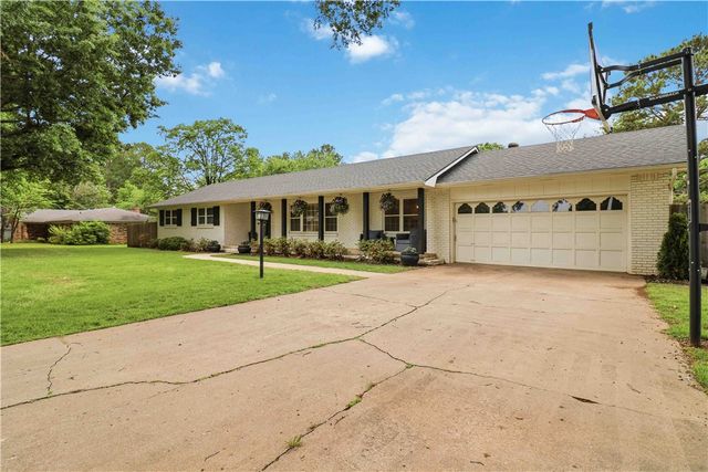 1535 Harold Street, Fayetteville, AR 72703