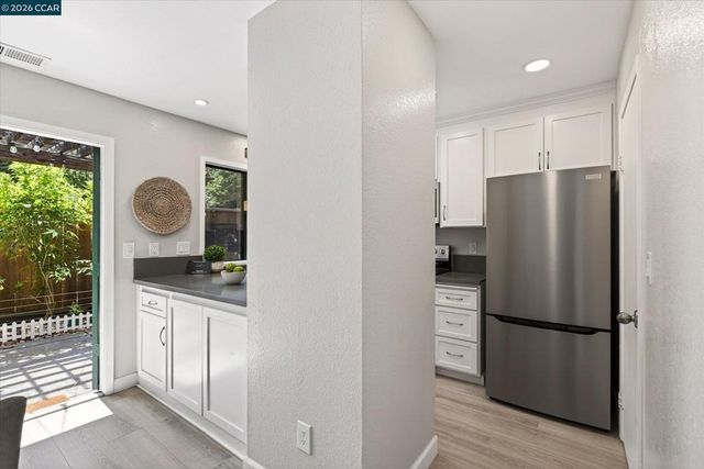 2340 Westcliffe Ln L, Walnut Creek, CA 94597