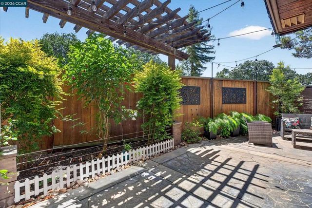 2340 Westcliffe Ln L, Walnut Creek, CA 94597