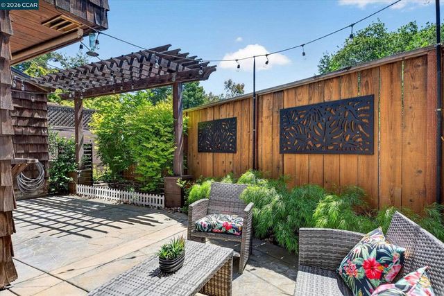 2340 Westcliffe Ln L, Walnut Creek, CA 94597