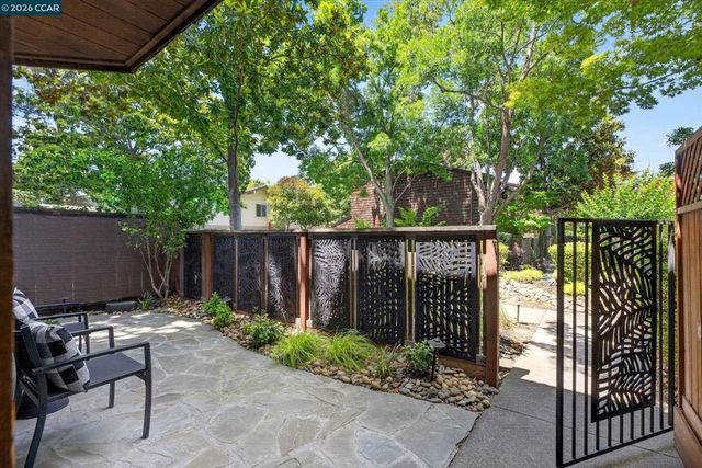 2340 Westcliffe Ln L, Walnut Creek, CA 94597