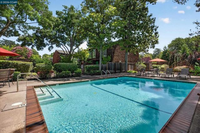 2340 Westcliffe Ln L, Walnut Creek, CA 94597