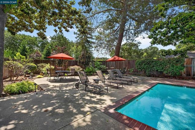 2340 Westcliffe Ln L, Walnut Creek, CA 94597