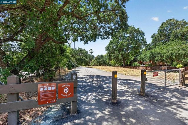 2340 Westcliffe Ln L, Walnut Creek, CA 94597