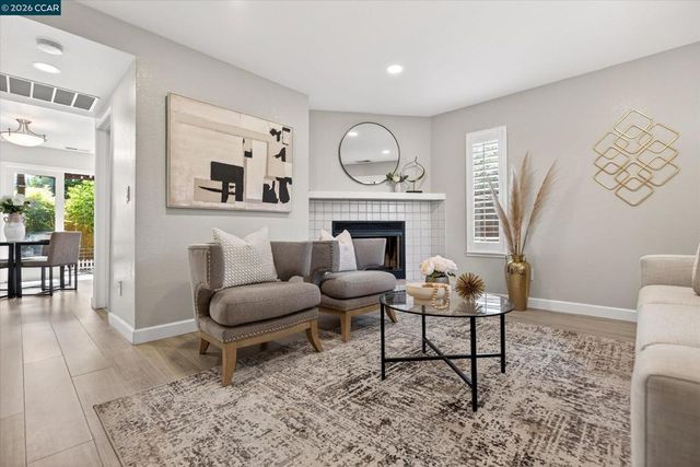2340 Westcliffe Ln L, Walnut Creek, CA 94597