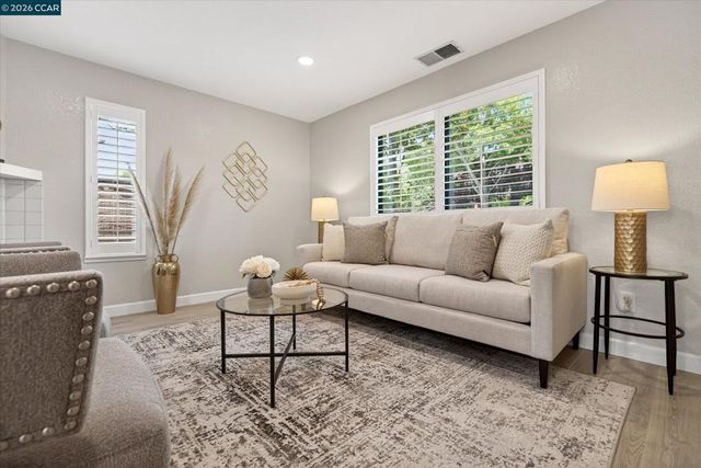 2340 Westcliffe Ln L, Walnut Creek, CA 94597