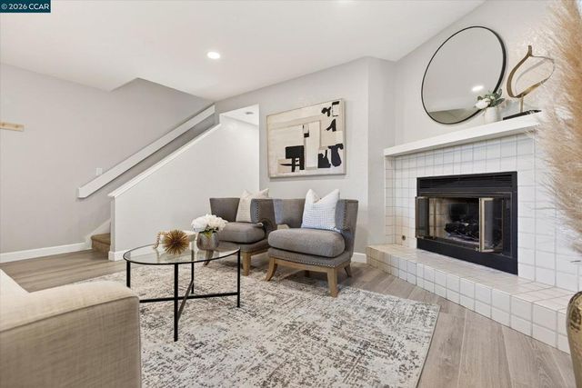 2340 Westcliffe Ln L, Walnut Creek, CA 94597