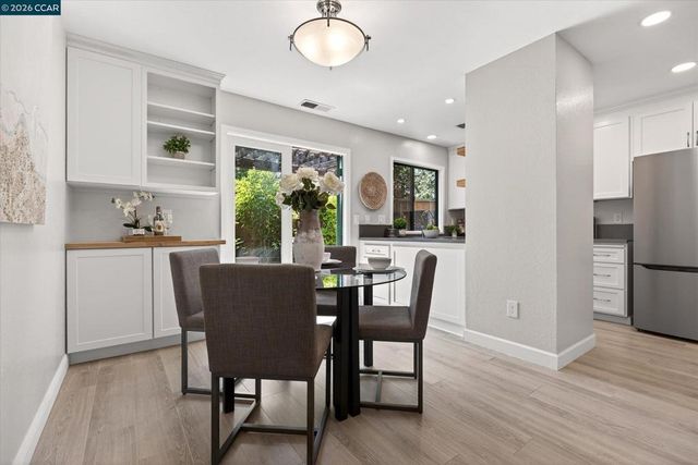 2340 Westcliffe Ln L, Walnut Creek, CA 94597