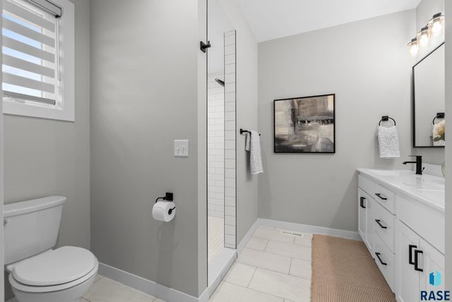 800 S James Ave Avenue, Tea, SD 57064