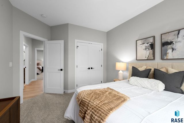 800 S James Ave Avenue, Tea, SD 57064