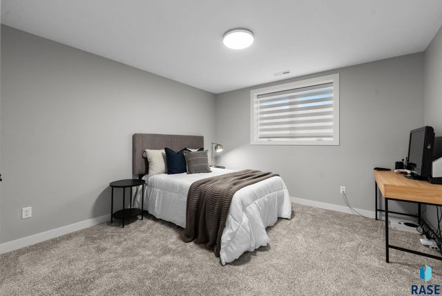 800 S James Ave Avenue, Tea, SD 57064