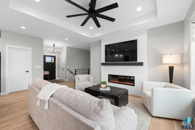 800 S James Ave Avenue, Tea, SD 57064