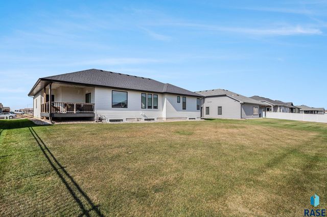 800 S James Ave Avenue, Tea, SD 57064