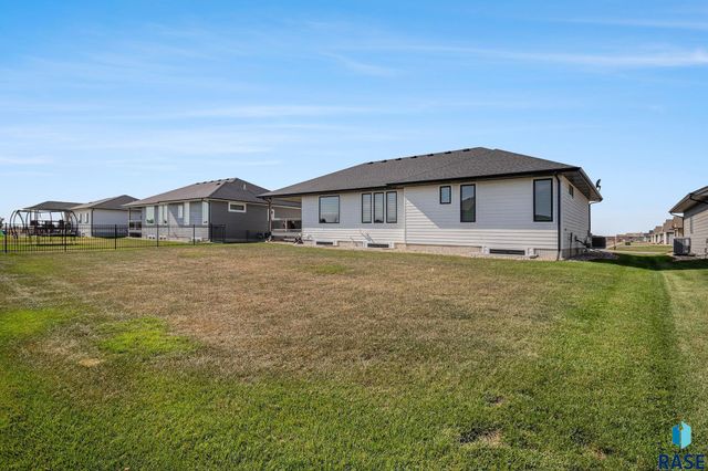 800 S James Ave Avenue, Tea, SD 57064