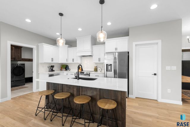 800 S James Ave Avenue, Tea, SD 57064