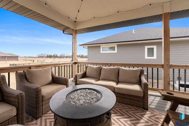 800 S James Ave Avenue, Tea, SD 57064