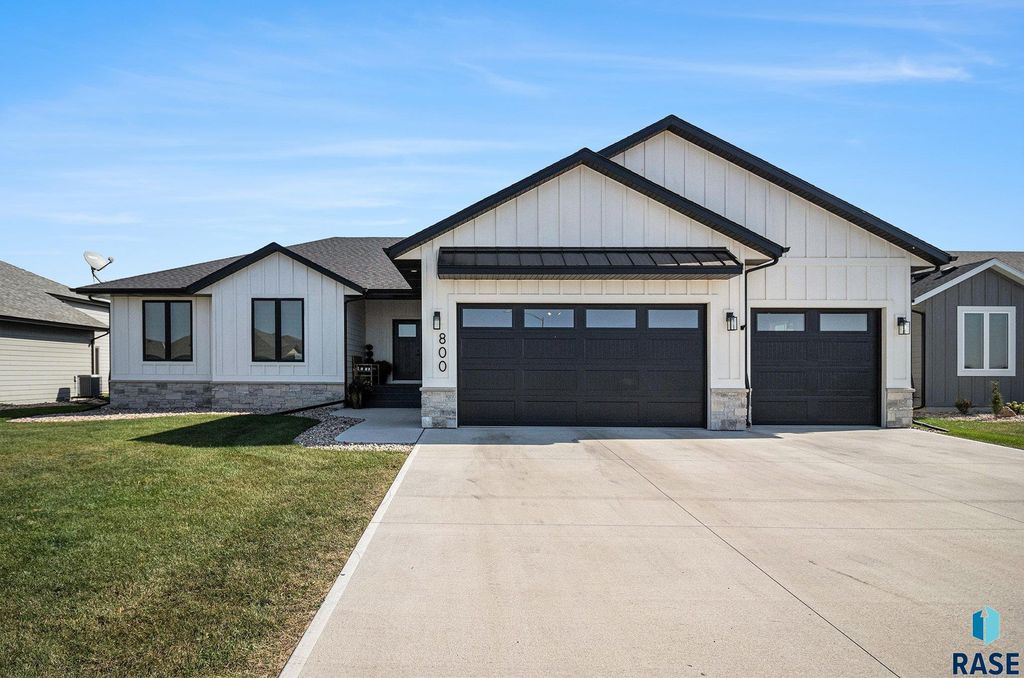 800 S James Ave Avenue, Tea, SD 57064