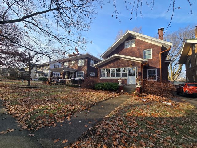 1416 N Clinton Boulevard, Bloomington, IL 61701