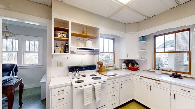 1416 N Clinton Boulevard, Bloomington, IL 61701