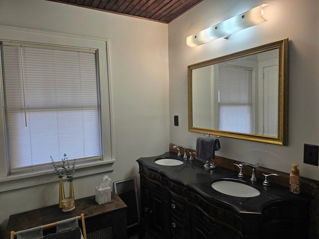 1416 N Clinton Boulevard, Bloomington, IL 61701