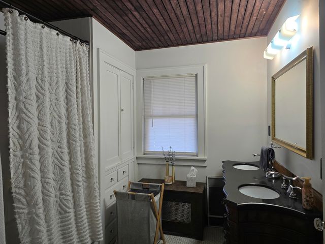 1416 N Clinton Boulevard, Bloomington, IL 61701