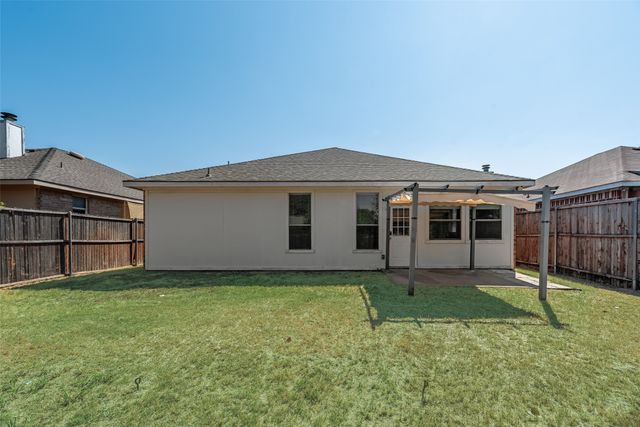 303 Texas Drive, Lake Dallas, TX 75065