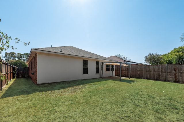 303 Texas Drive, Lake Dallas, TX 75065