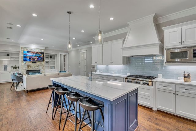 6811 Deloache Avenue, Dallas, TX 75225
