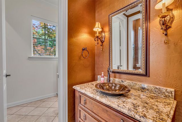 6811 Deloache Avenue, Dallas, TX 75225