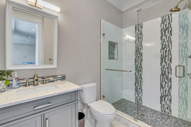 6811 Deloache Avenue, Dallas, TX 75225