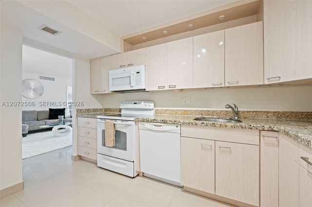 1833 S Ocean Dr 809, Hallandale Beach, FL 33009