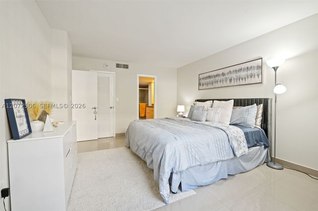 1833 S Ocean Dr 809, Hallandale Beach, FL 33009