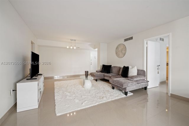 1833 S Ocean Dr 809, Hallandale Beach, FL 33009