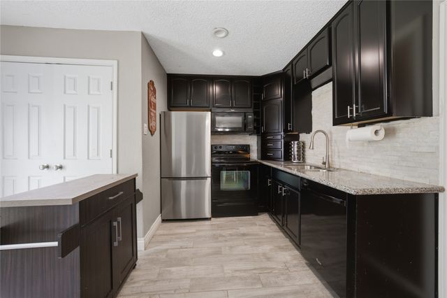 236 Seacraft Drive, Gun Barrel City, TX 75156