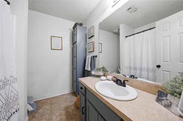 236 Seacraft Drive, Gun Barrel City, TX 75156