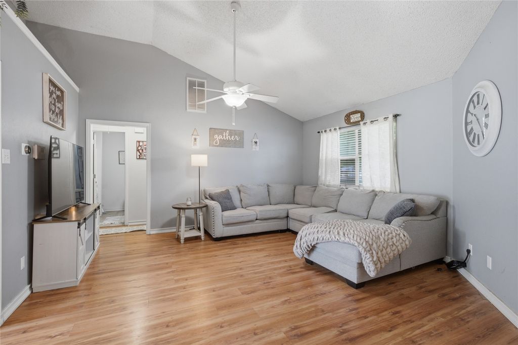 236 Seacraft Drive, Gun Barrel City, TX 75156