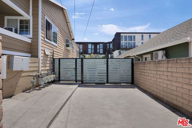 340 Firmin Street, Los Angeles, CA 90026