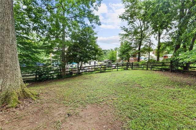 10924 Sunset Hills Dr, North Chesterfield, VA 23236