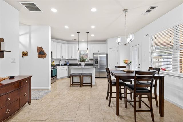 4821 Clarkstone Circle, Flowery Branch, GA 30542